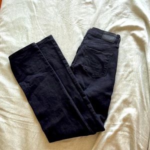 Straight leg black Levi’s